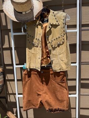 Vintage Arella Leather Carmel soft bigsm studs Western / biker lined pickets S-M